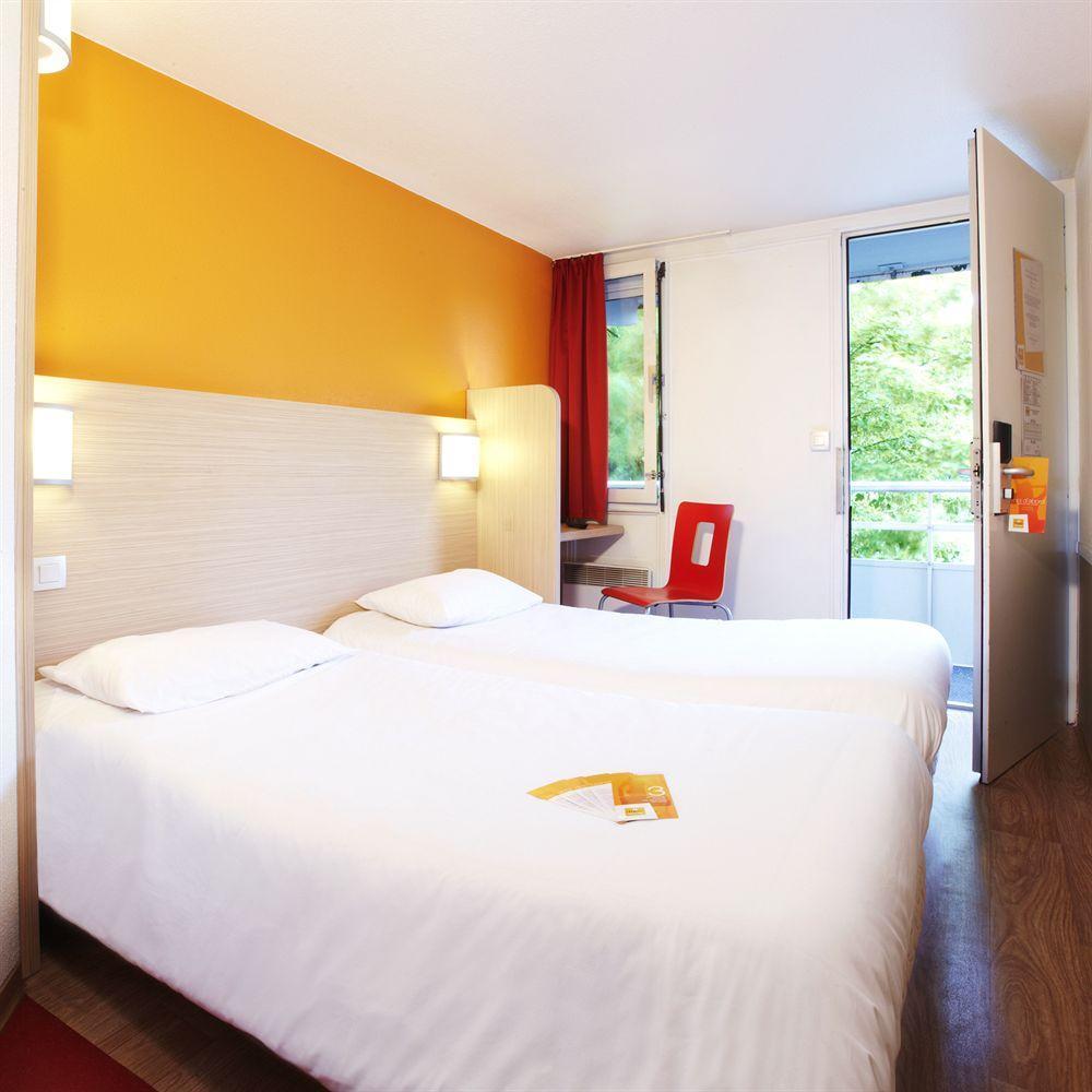 Premiere Classe Valenciennes Ouest Petite Foret Kültér fotó