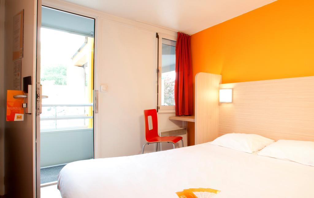 Premiere Classe Valenciennes Ouest Petite Foret Kültér fotó