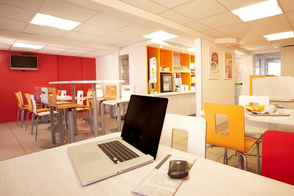 Premiere Classe Valenciennes Ouest Petite Foret Kültér fotó