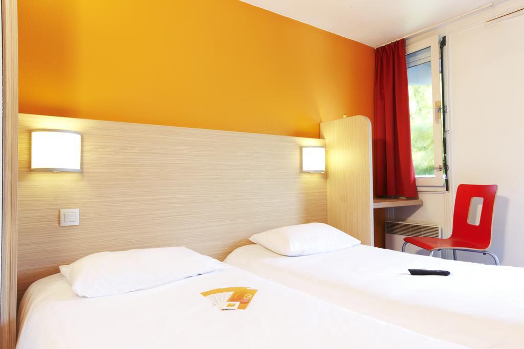 Premiere Classe Valenciennes Ouest Petite Foret Kültér fotó