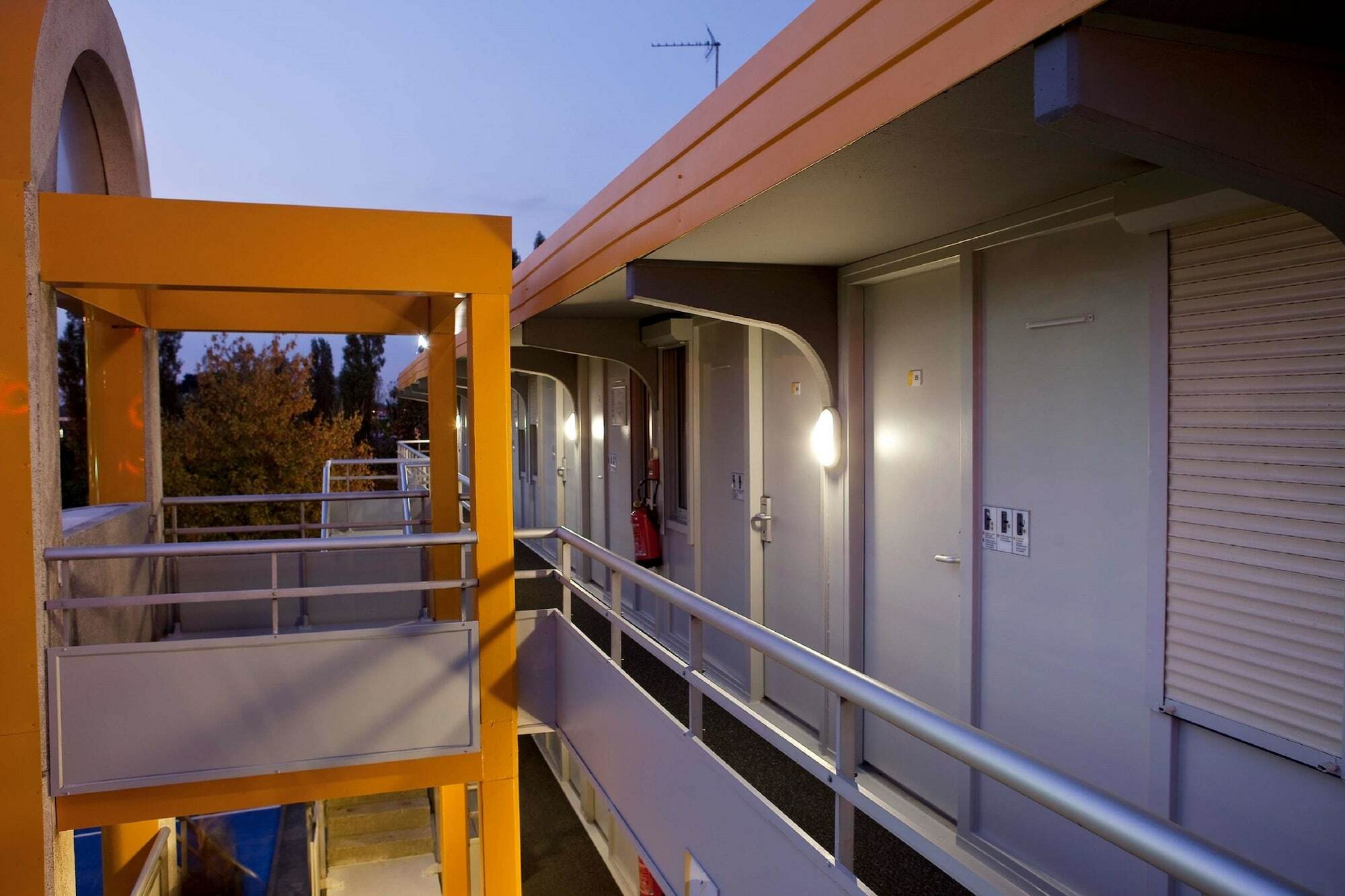 Premiere Classe Valenciennes Ouest Petite Foret Kültér fotó